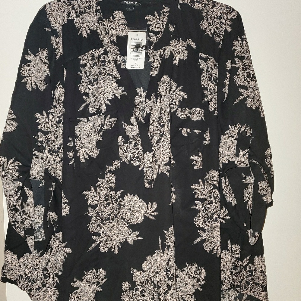 Half sleeve flower top